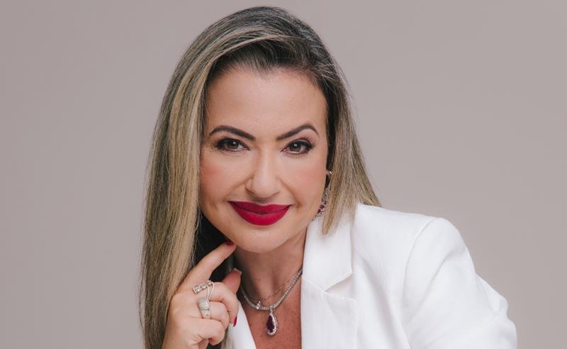 Fernanda Sanches, da Cosmobeauty, orienta sobre hidratação e reforço da barreira cutânea para proteger a pele no clima frio e seco